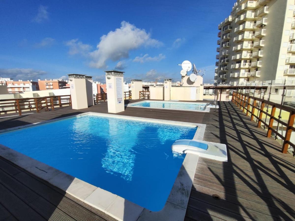 Ocean Terrace With Pool By Homing Appartement Armação de Pêra